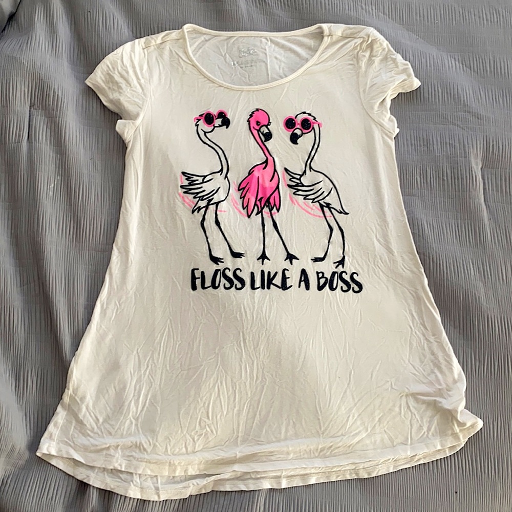 4 shirt - preteen girls    Used.